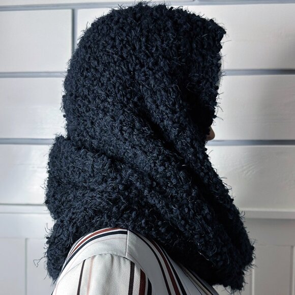 Black Infinity Scarf Very Versatile - Picture 9 of 12